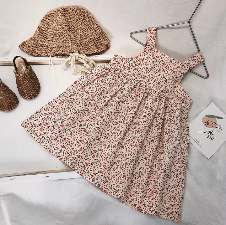 2020 New Summer Girls' Dress Cute Korean Floral Pocket Buttons Camisole Princess Party Dress Children's Baby Kids Girls Clothing 2020 New Summer Girls' Dress Cute Korean Floral Pocket Buttons Camisole Princess Party Dress Children's Baby Kids Girls Clothing