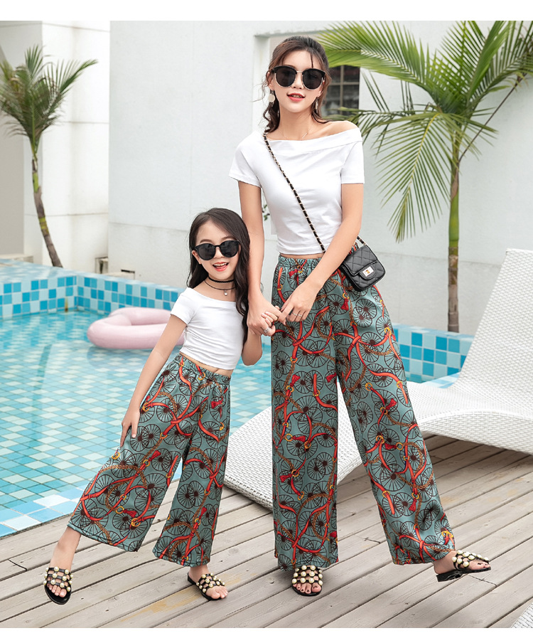 Summer Mommy And Me Floral Family Matching look Mother Daughter Chiffon High-waist bohemian wide-leg pants Clothes Beach Outfits Summer Mommy And Me Floral Family Matching look Mother Daughter Chiffon High-waist bohemian wide-leg pants Clothes Beach Outfits